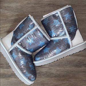 UGG T-Classic Short II Sequin Star Boots Size 11
